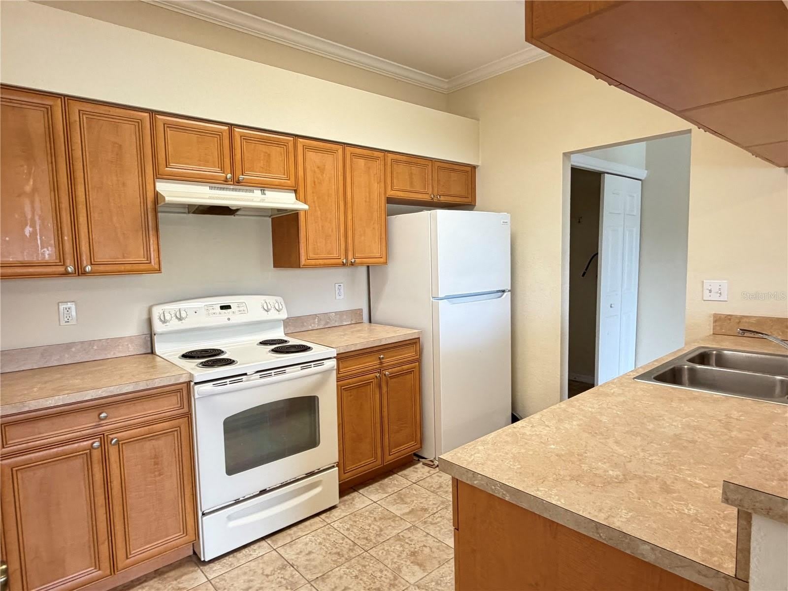 407 EAGLE POND Drive – photo 5