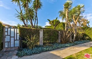 609 North Doheny Drive – photo 1