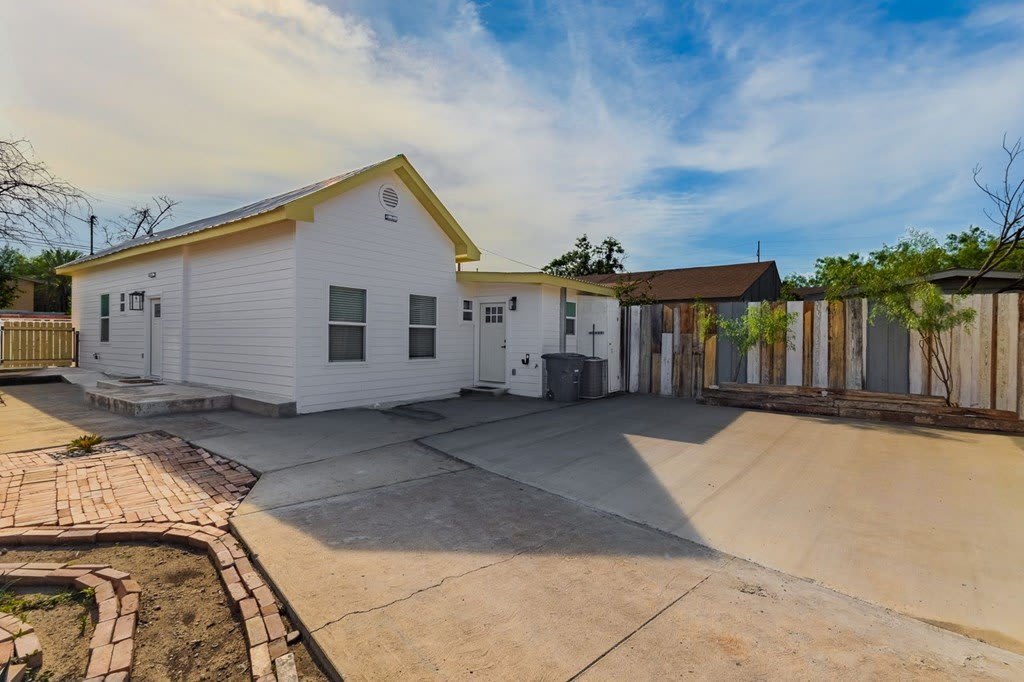 730 Avenue A – photo 4