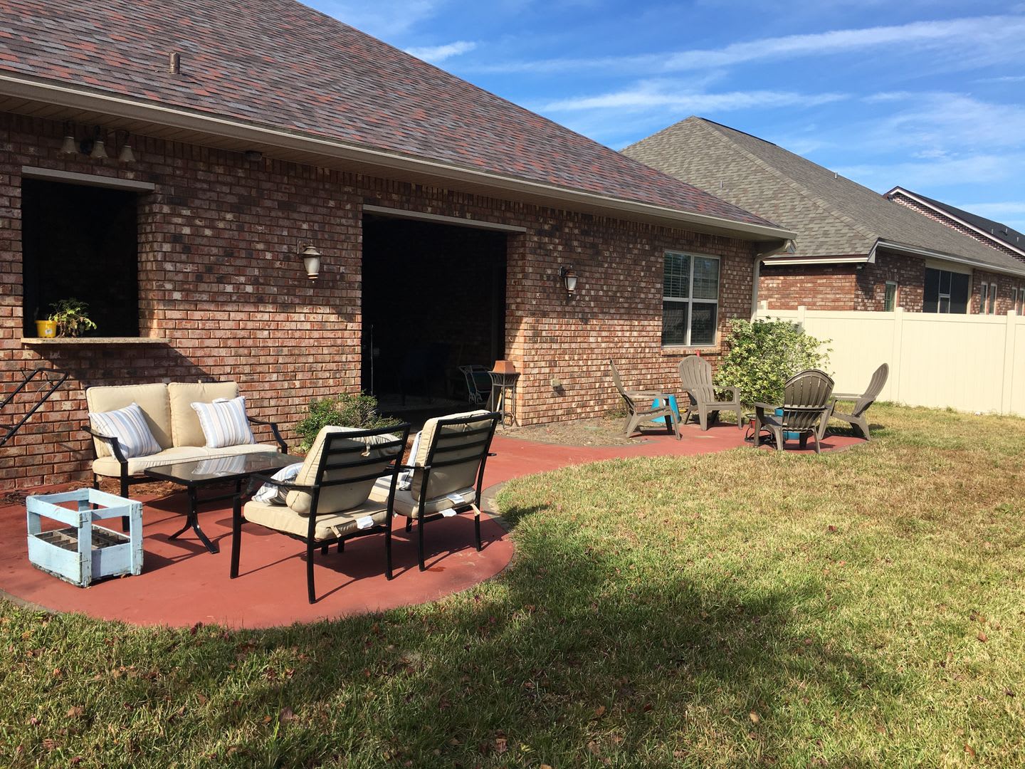 Beautiful All Brick Entertainer's Dream in Hawk's Landing! – photo 2