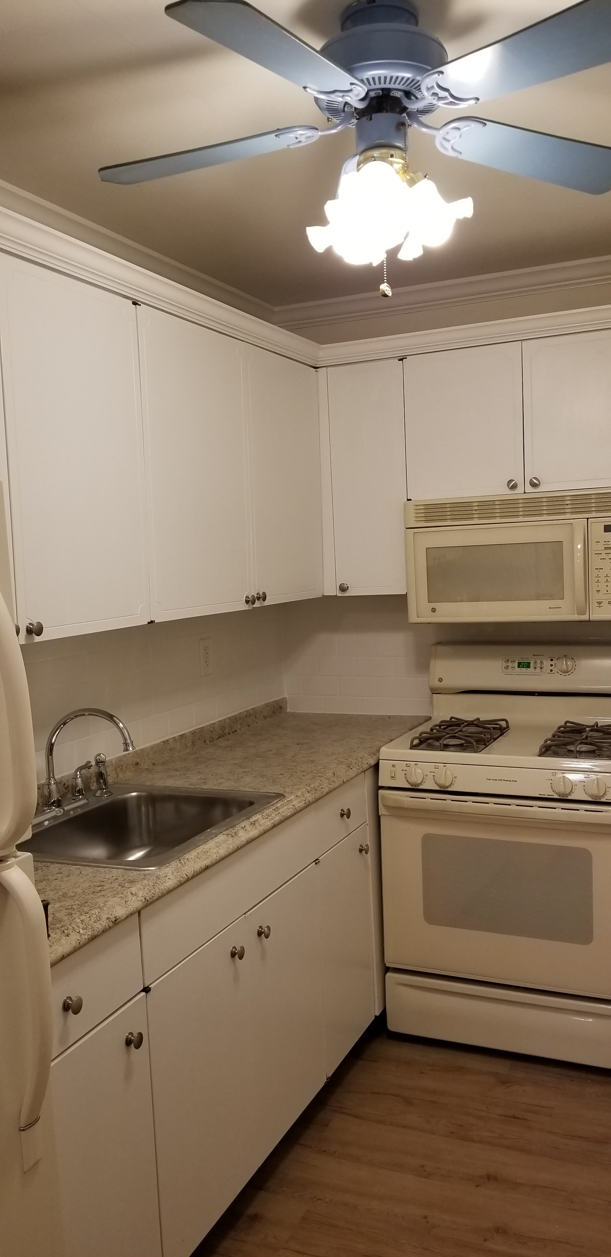 235 Henry Ave – photo 2