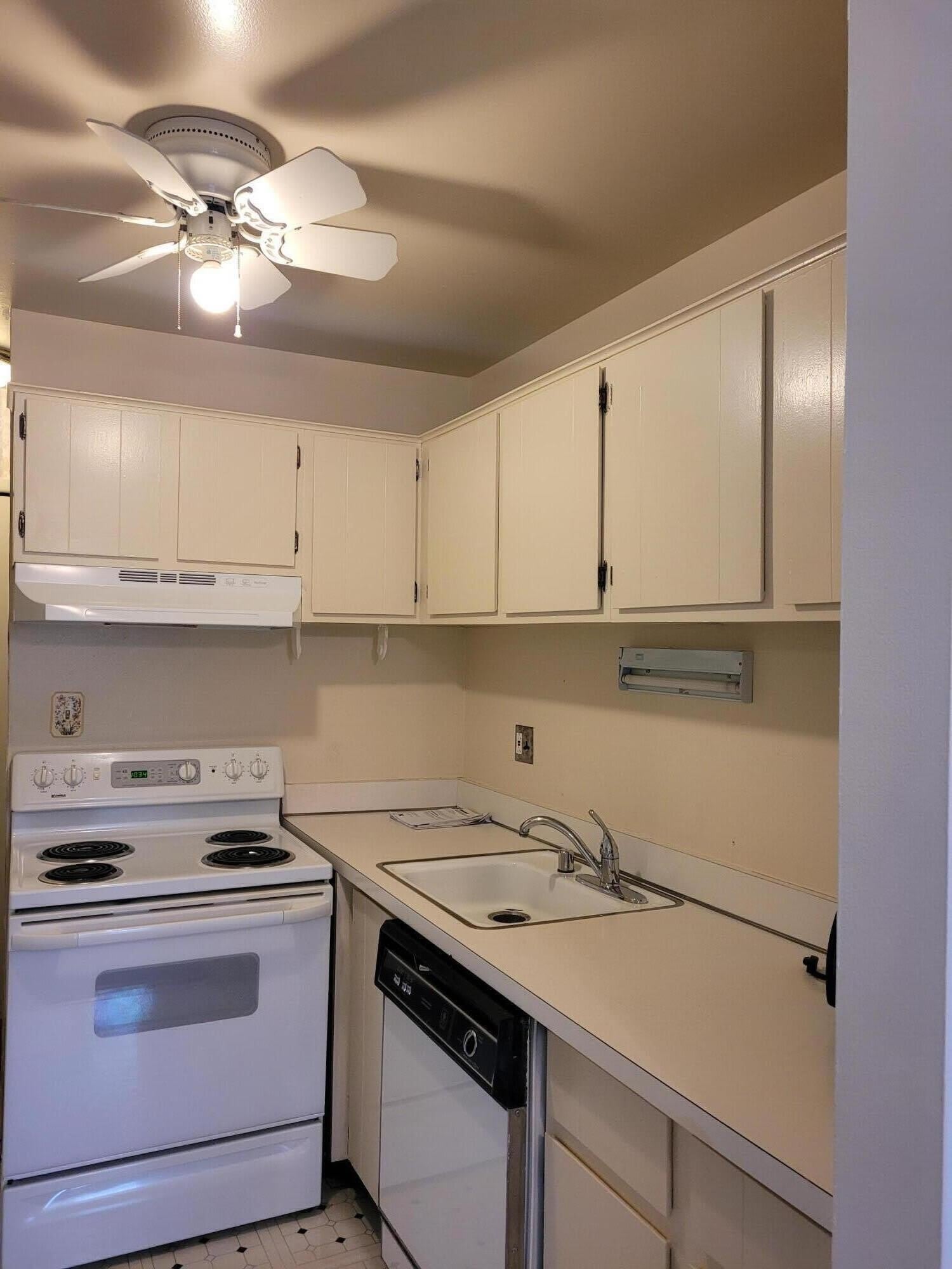 30224 Southfield Road – photo 4