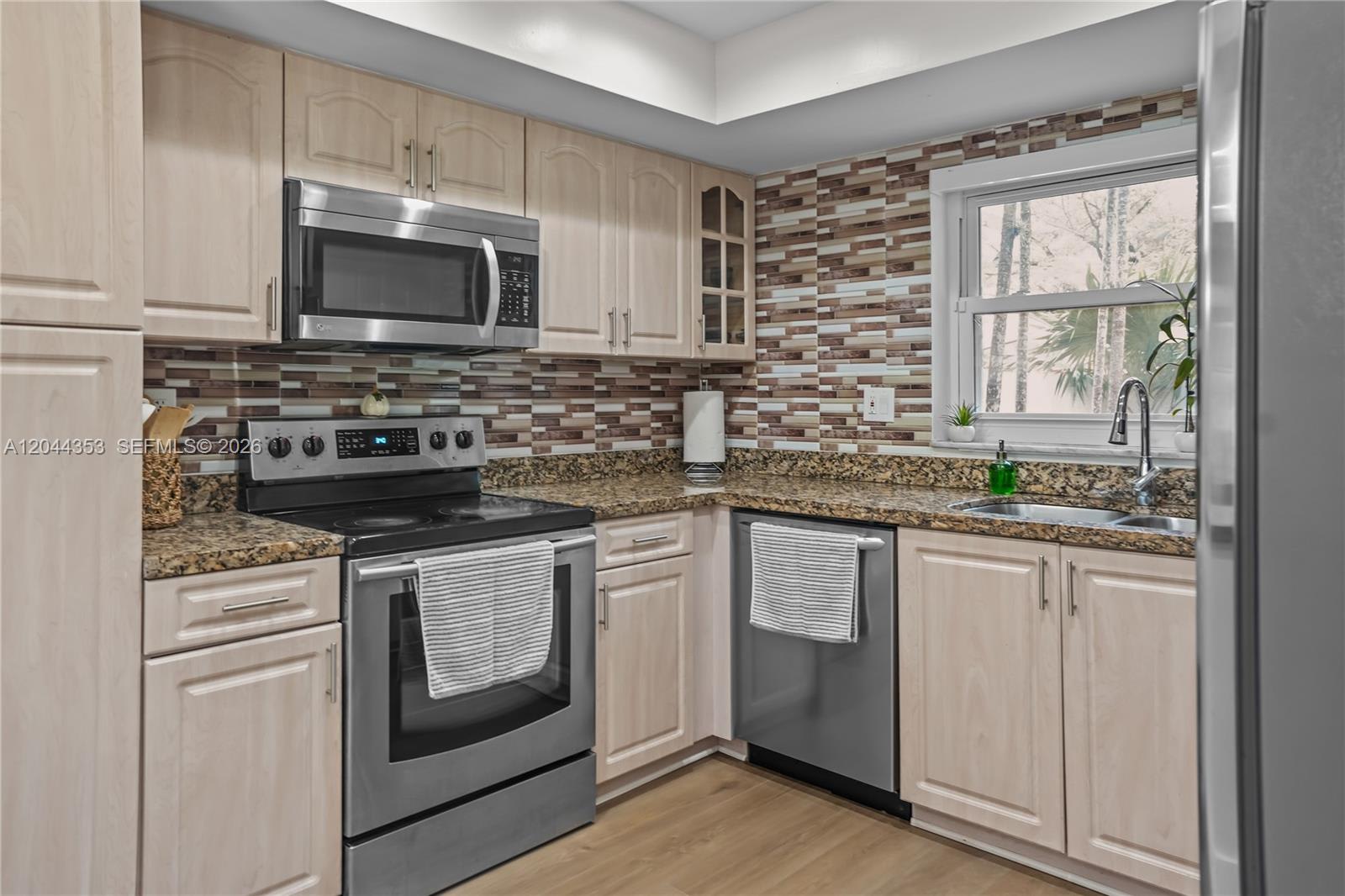 9015 Southwest 96th Avenue – photo 4