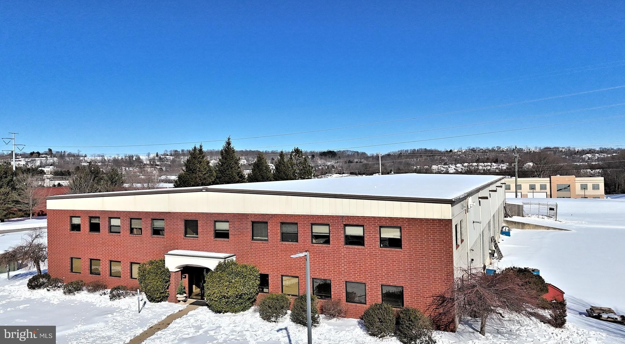 900 SCHELL Lane – photo 3