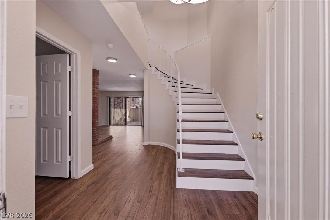 2410 Pickwick Drive – photo 3
