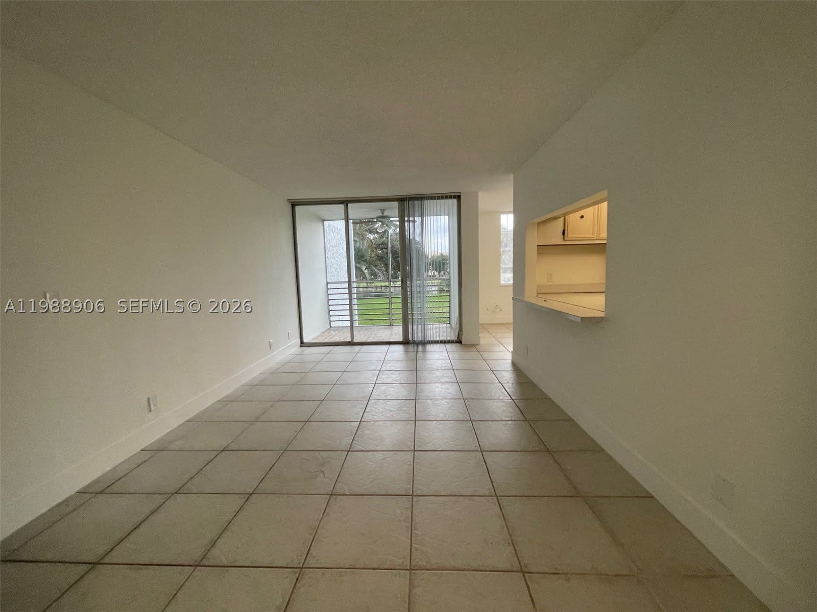 9441 Live Oak Pl – photo 4