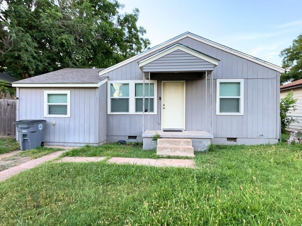 1713 Nw Irwin Avenue – photo 1