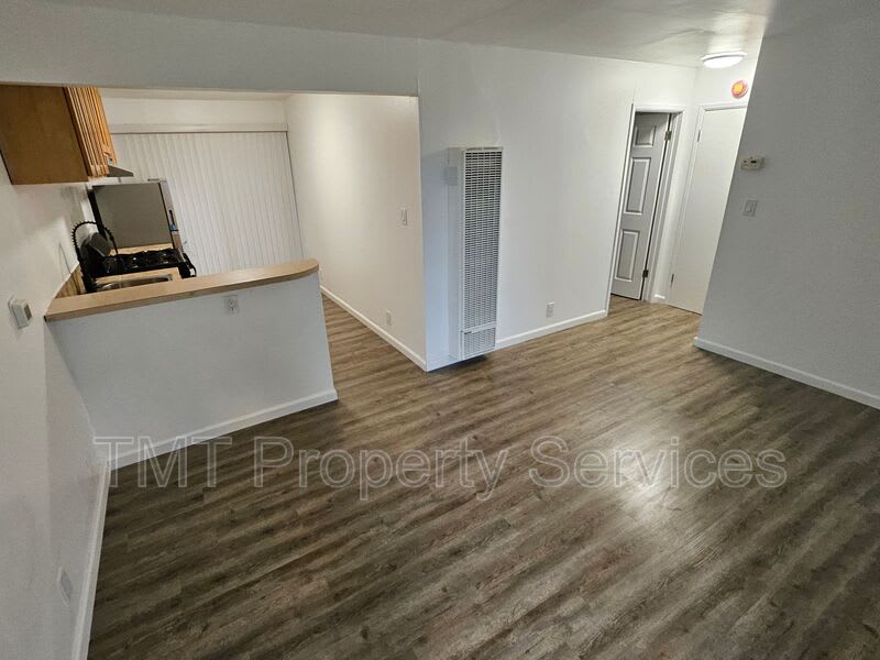 2619 West Acacia St. – photo 3