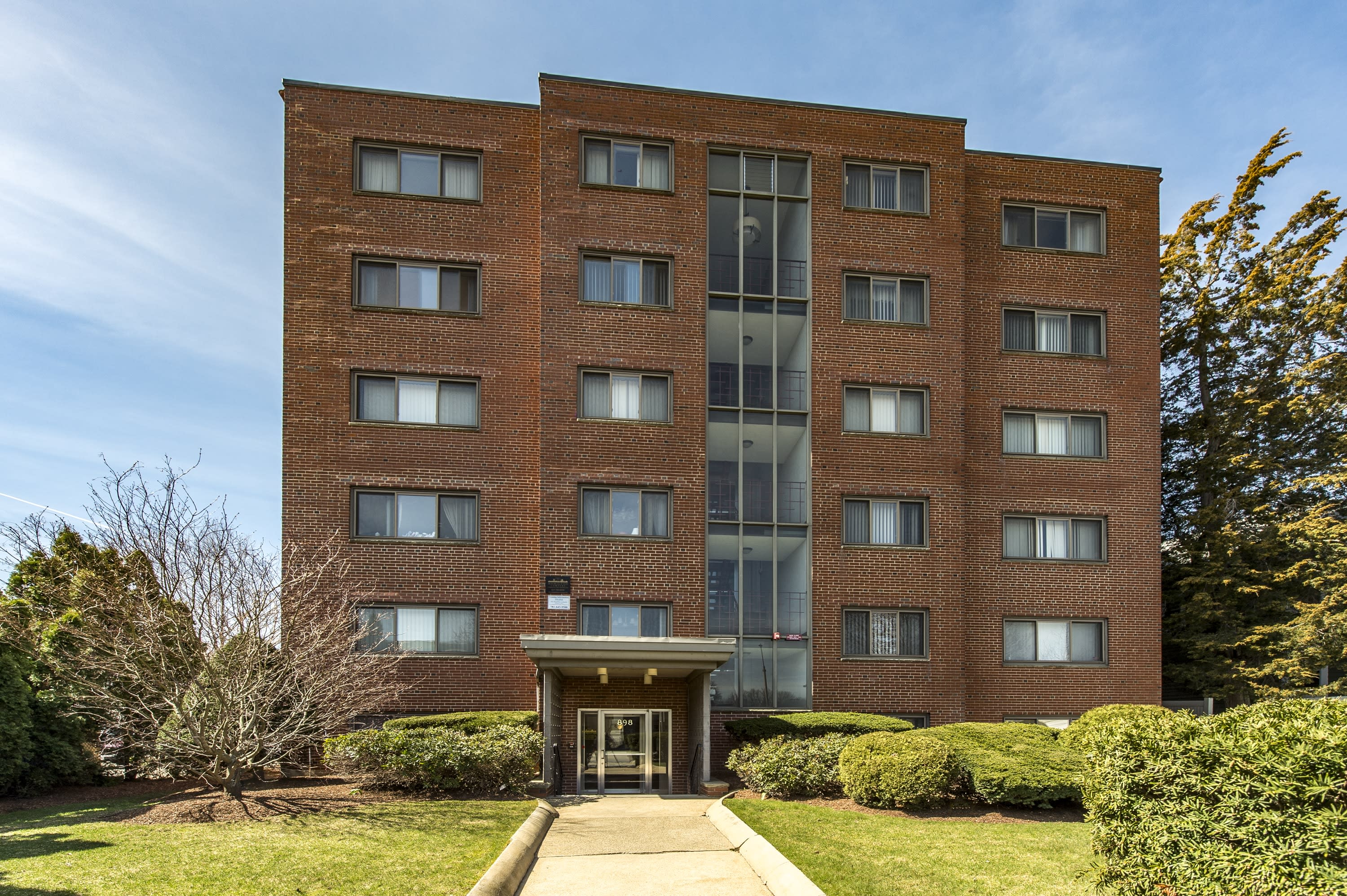 898 Massachusetts Avenue Apartments – photo 1