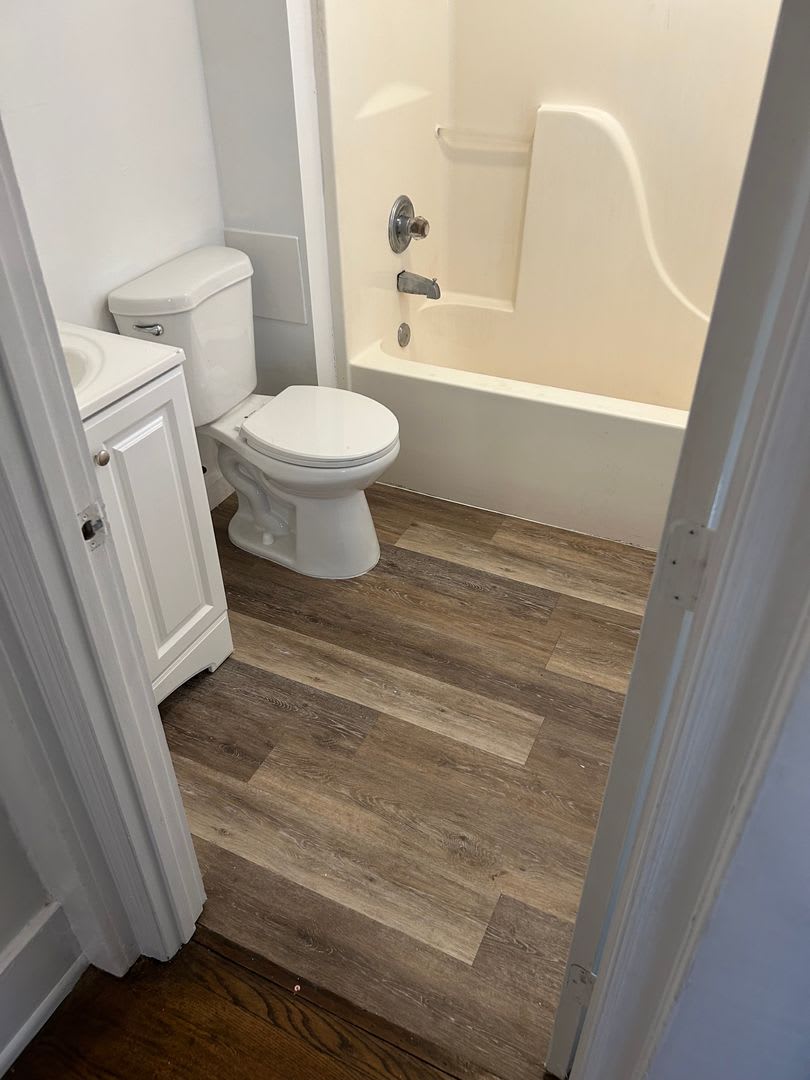 Newly Renovated 4 Bedroom Home College Hills Community – photo 4