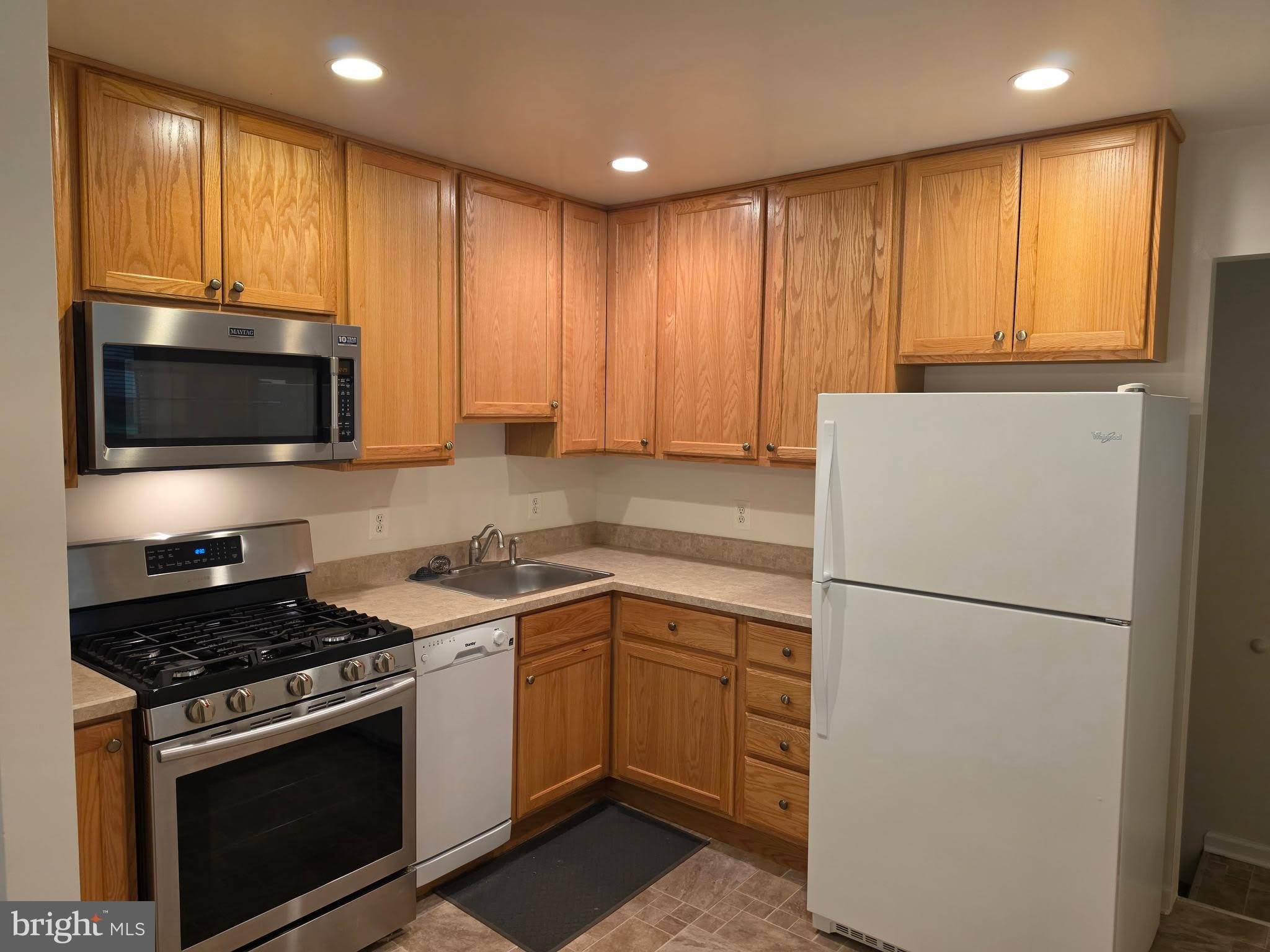 4700 RED FOX Road – photo 5