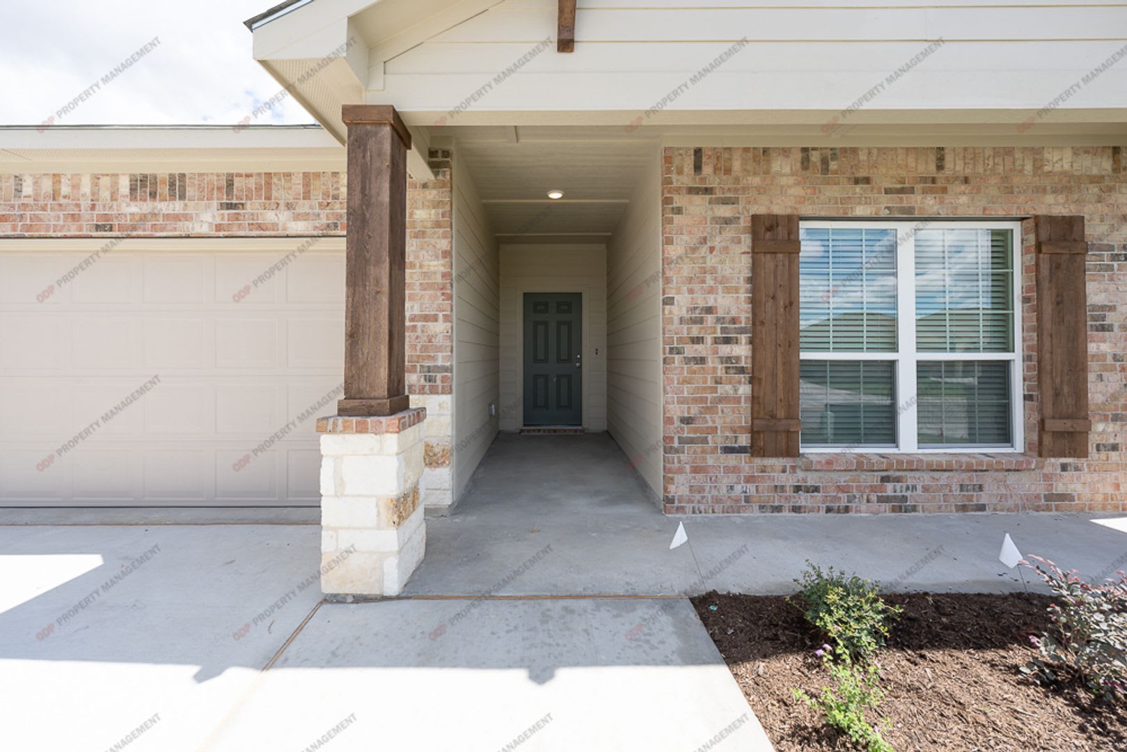 Available Now 4 Bedroom Home In Temple Fridge Included – photo 2