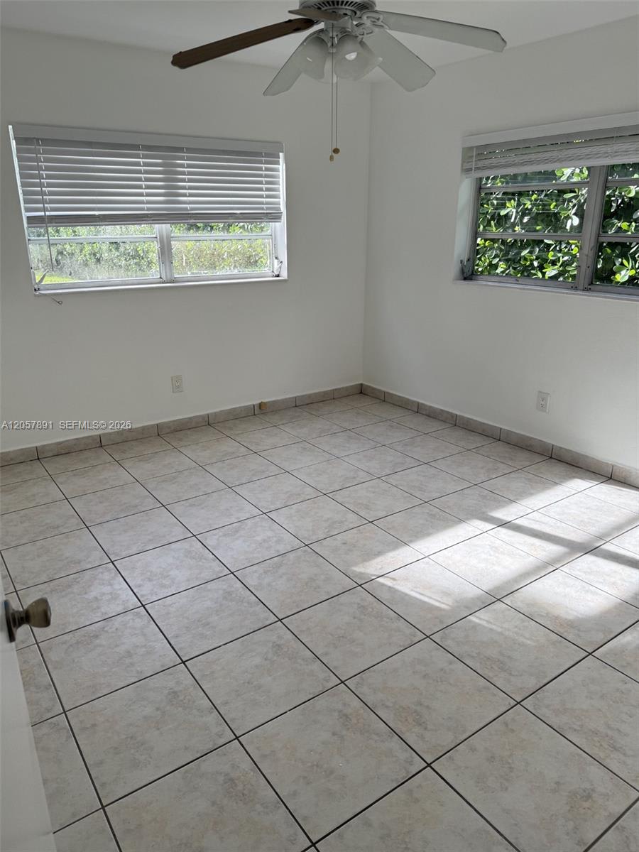 4855 University Drive – photo 5