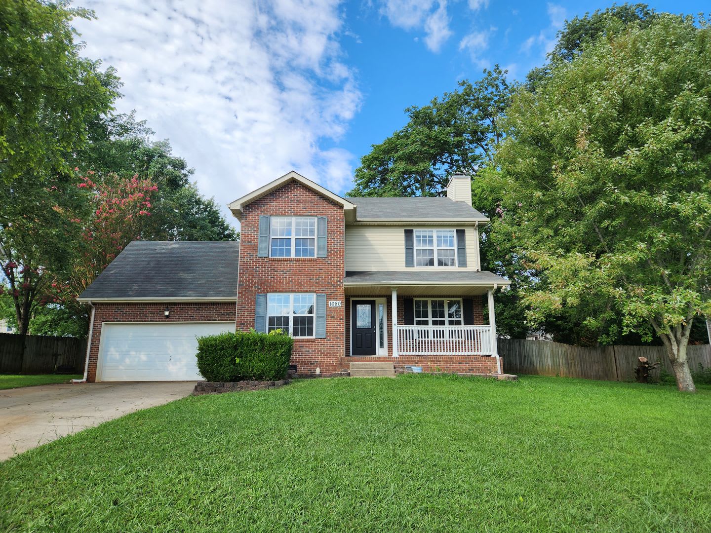 6 Month Lease Only – photo 1