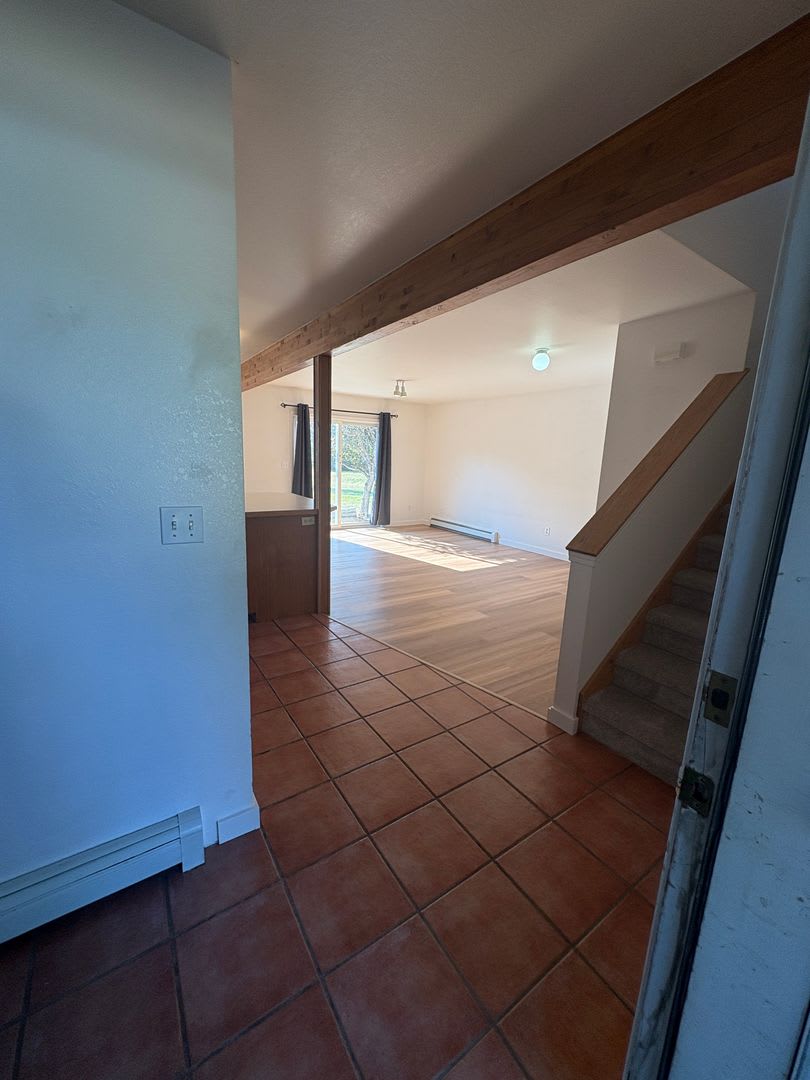 Classic 3 Bedroom 2 Bath Home with Attached 2 Car Garage! – photo 3