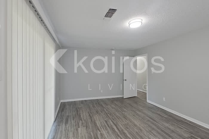 5617 Vista Bonita Drive South – photo 4