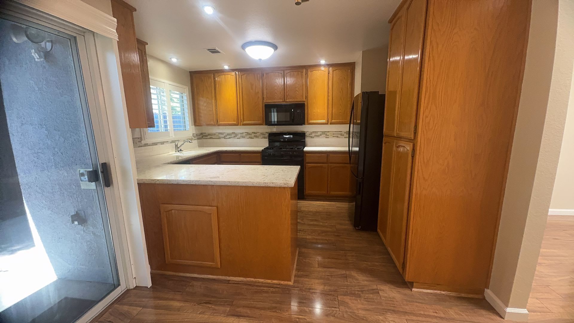 3 Bedroom 2 Bathroom Charming home – photo 5