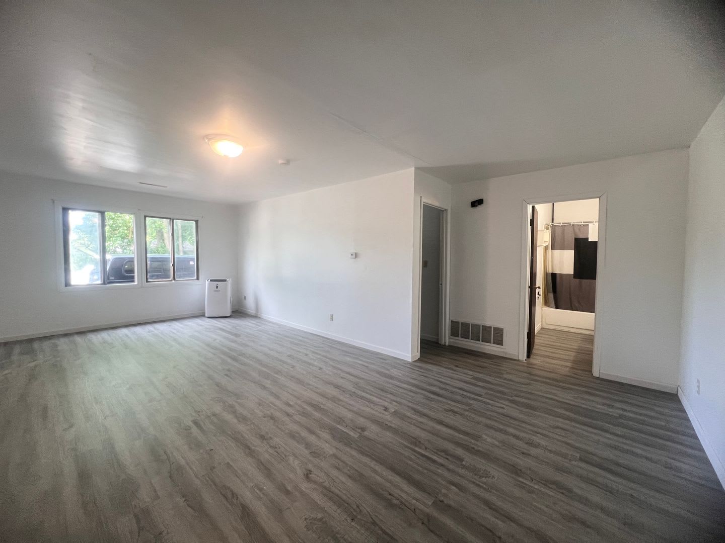 ET2134 E Locust St – photo 2