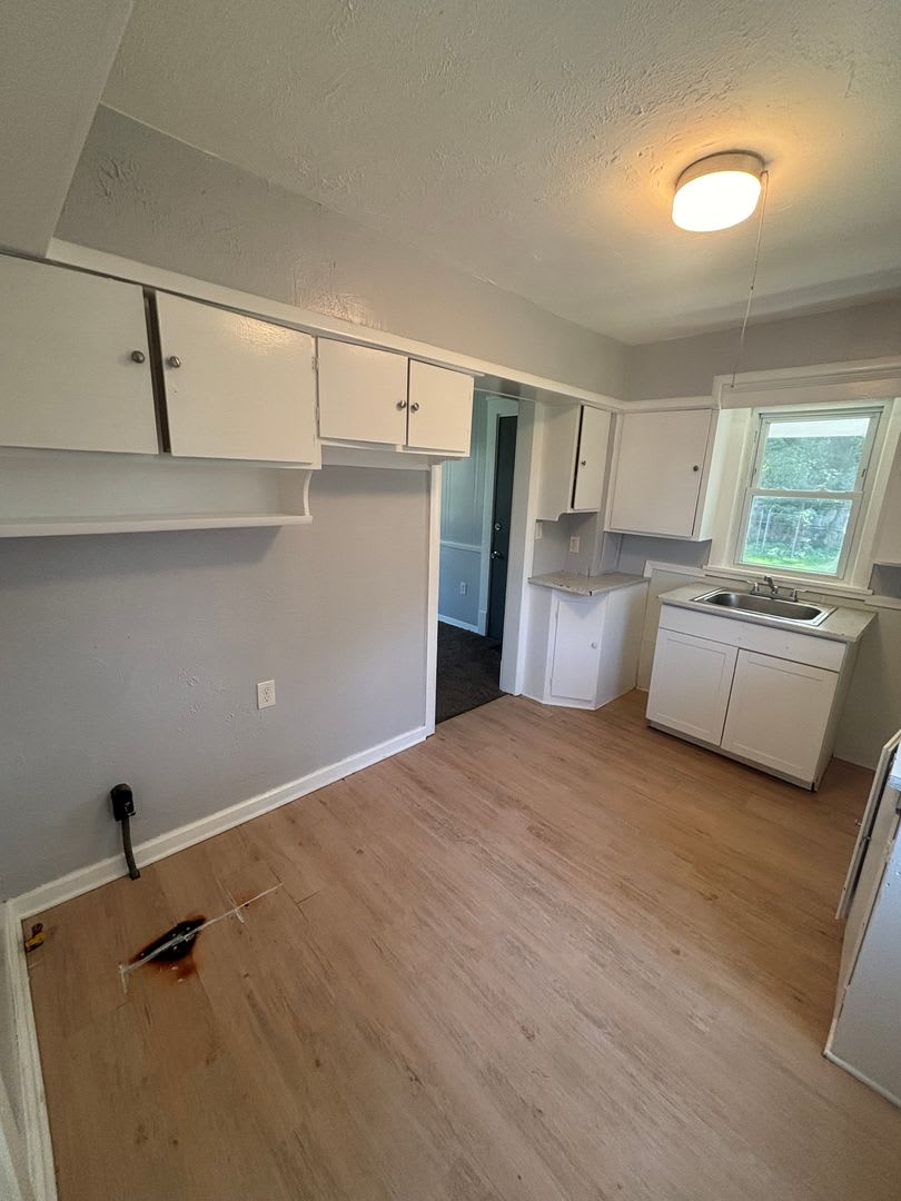 3bd Single Section 8/Cash Pay – photo 2