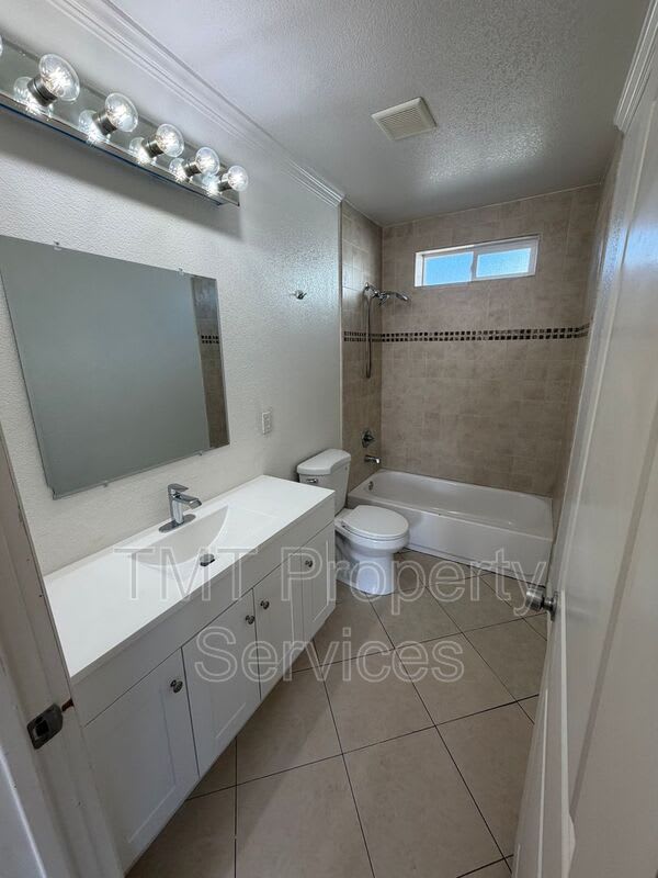 4200 35th St – photo 5