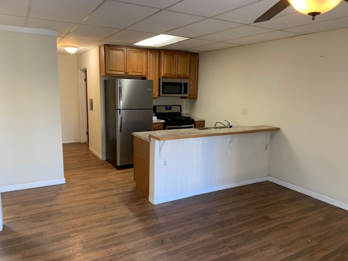 Updated 2BD/1BA Apartment with In-Unit Laundry + 2 Parking Spots – photo 2