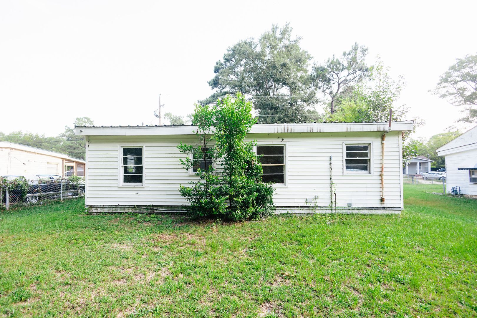 Freshly Renovated 2BR Home for Rent – 4170 Palace Ave! – photo 4
