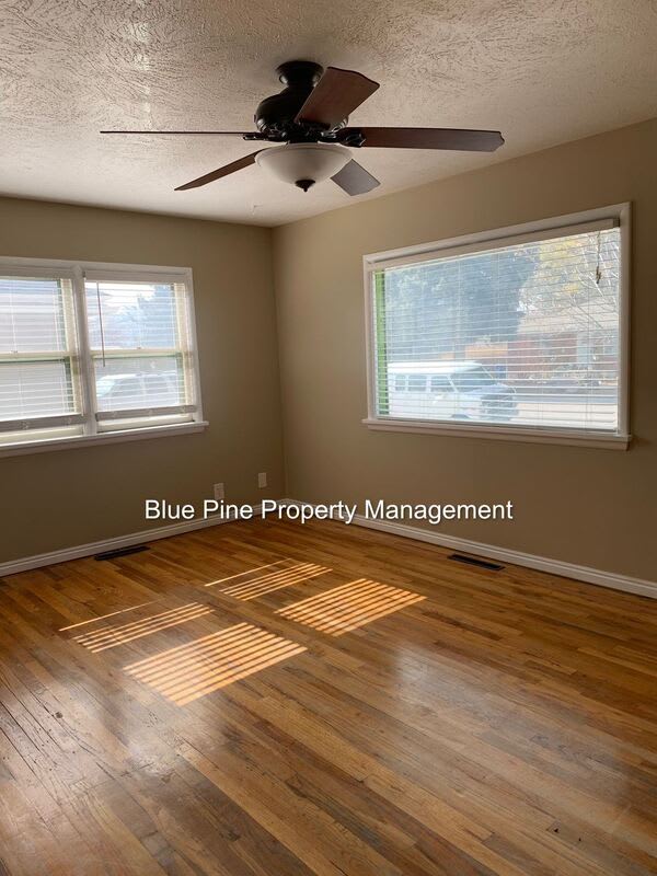 556 Warren Avenue – photo 3