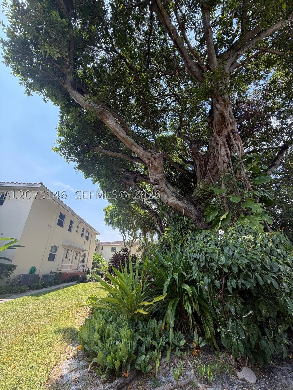 736 NE 92nd St – photo 3