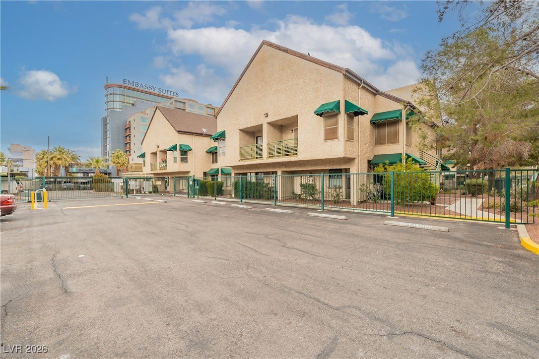 450 Elm Drive – photo 1