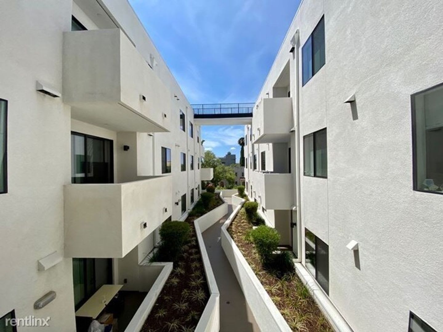 H Wood Apartments – photo 1