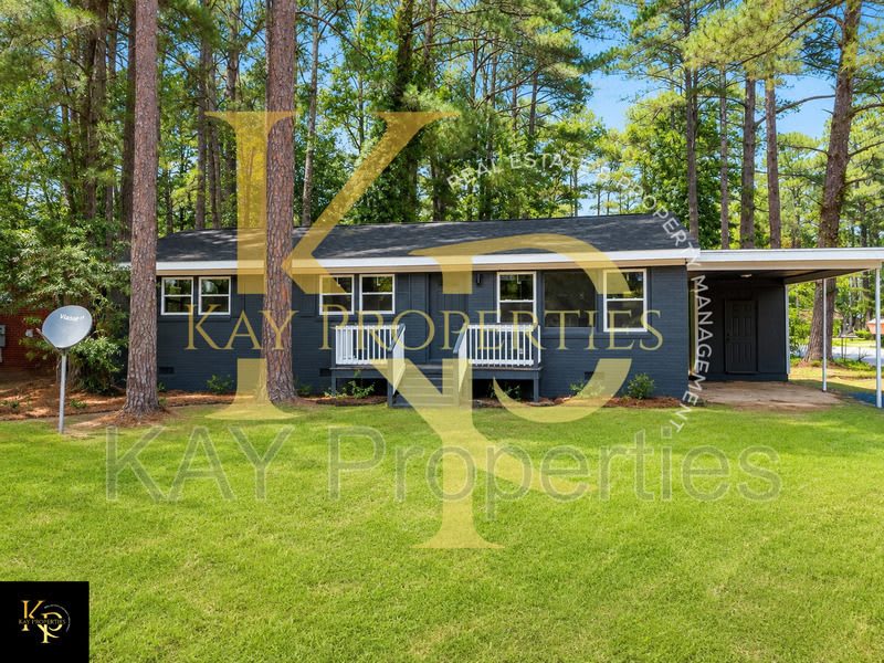 1828 Windsor Dr – photo 2