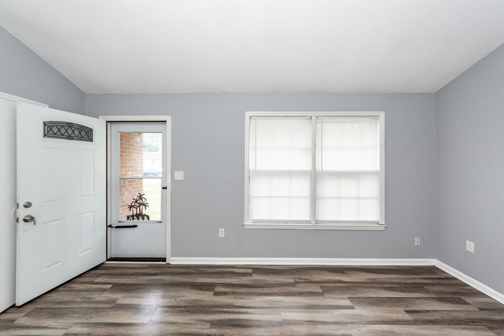 3 Bedroom, 1 Bathroom Home in Woodside Manor – photo 5