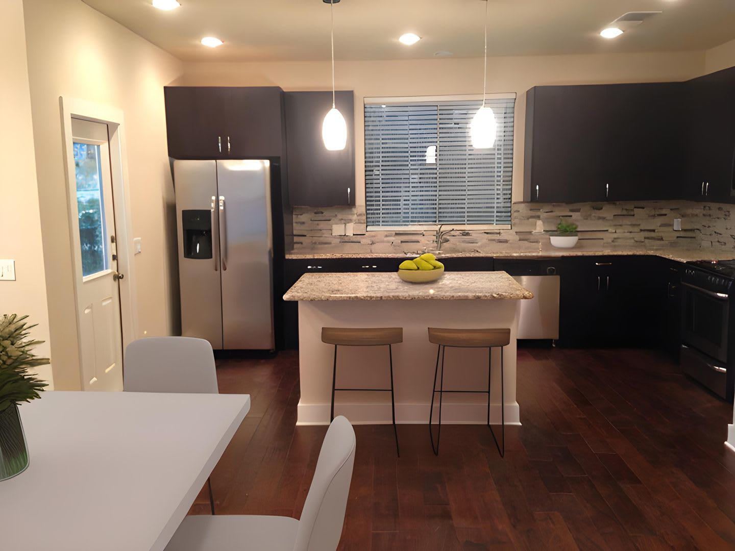 Ut Pre Lease 2013 Construction 6 Bed 3 Bath Top Of The Line Finishes – photo 2