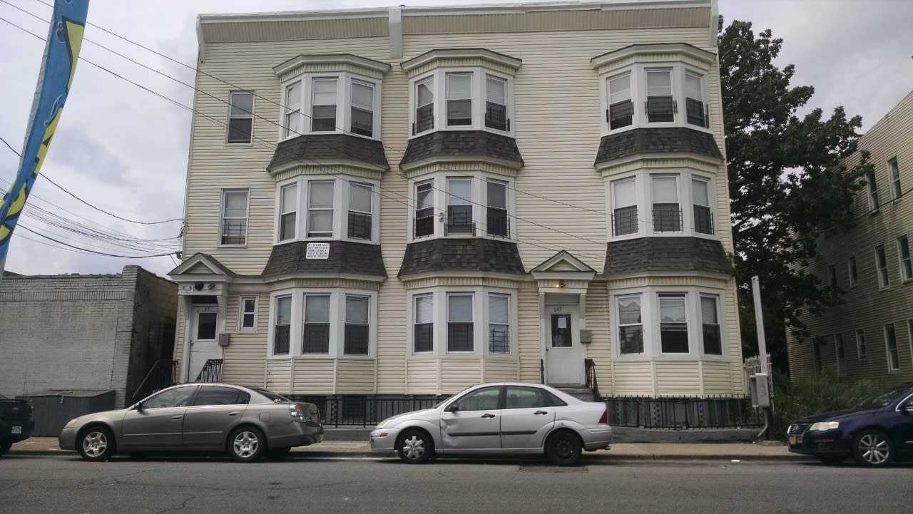 649 S 13th St – photo 1