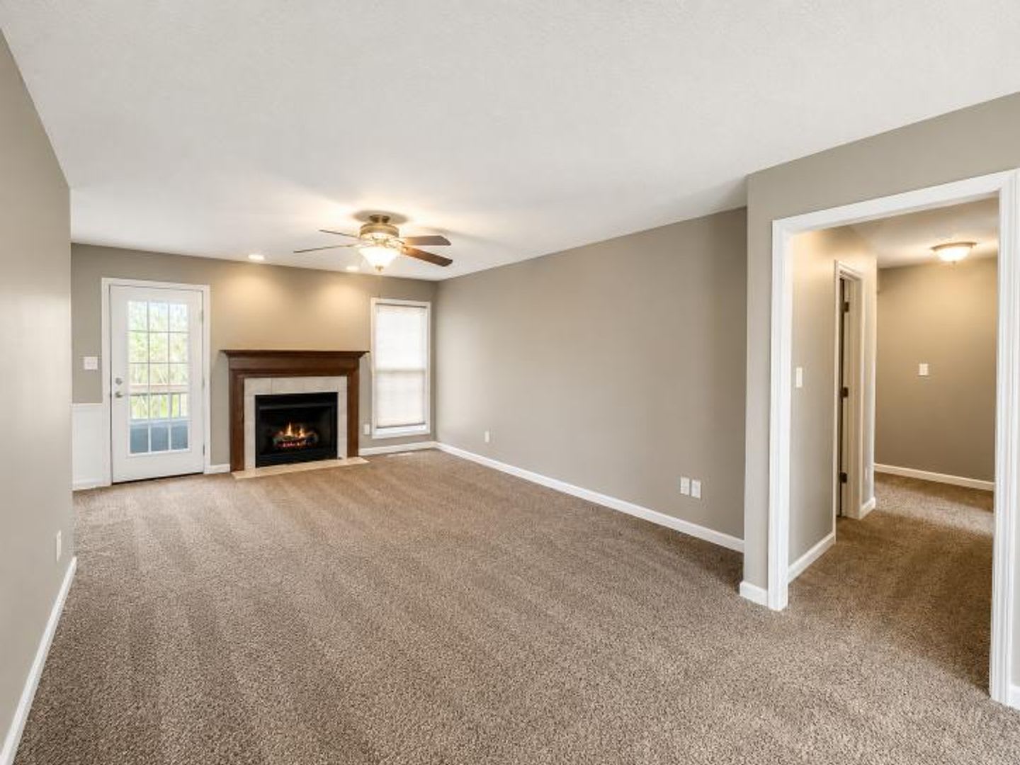 $2150.00 4 Beds 3 Baths and Bonus Room – photo 3
