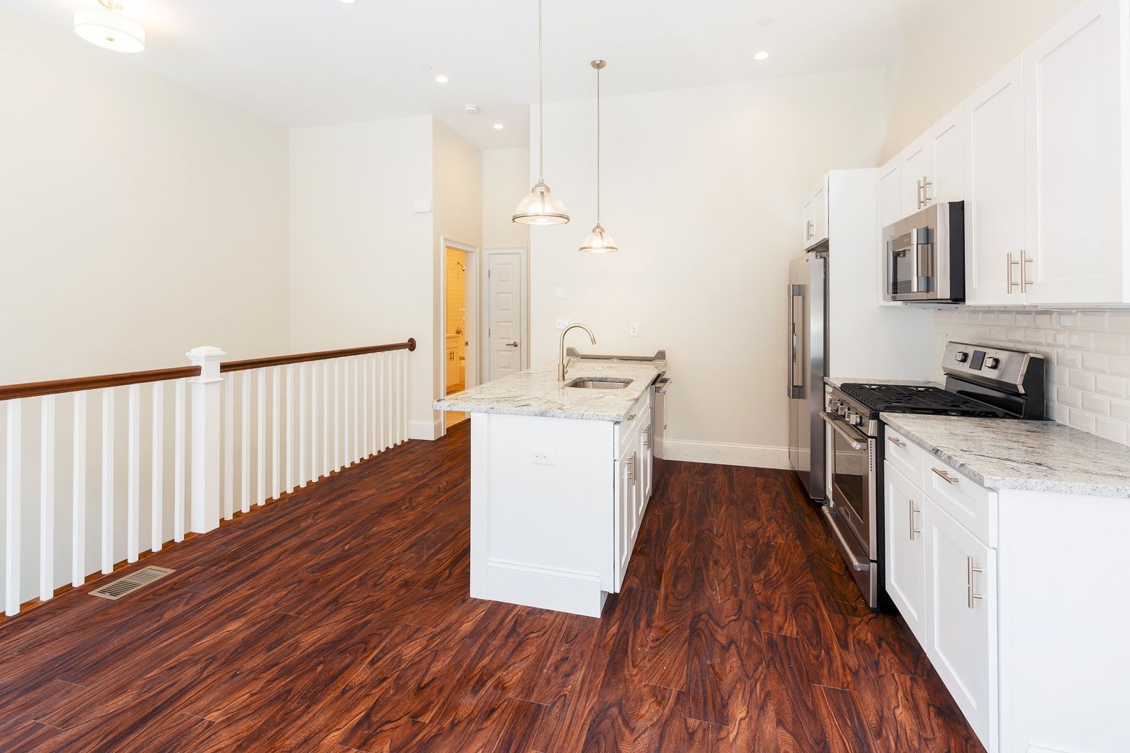 Charming 3 Bedroom-No Broker Fee – photo 1