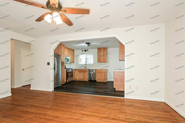 2190 Orleans Lane – photo 5