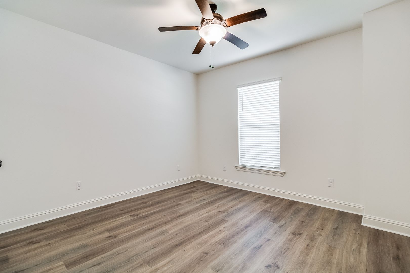 3 BED 2 BATH – photo 3