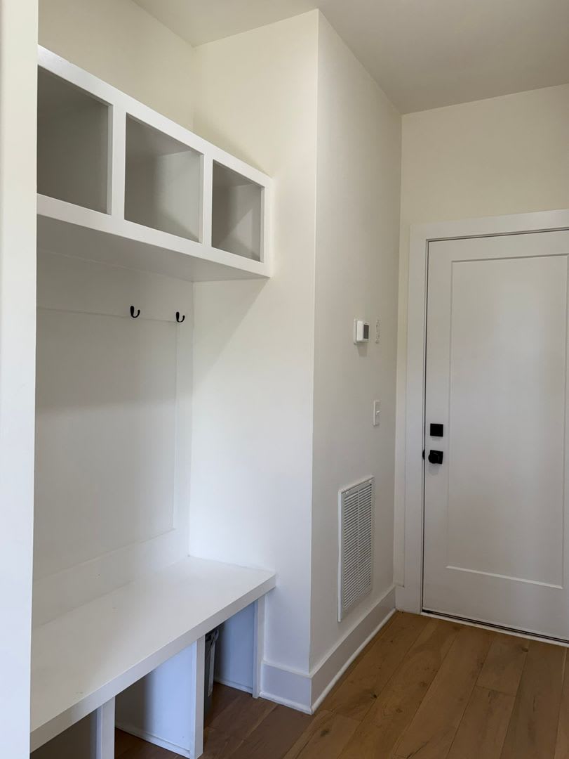 Gorgeous Brick 3 bed/3 bath Rental Available! – photo 3