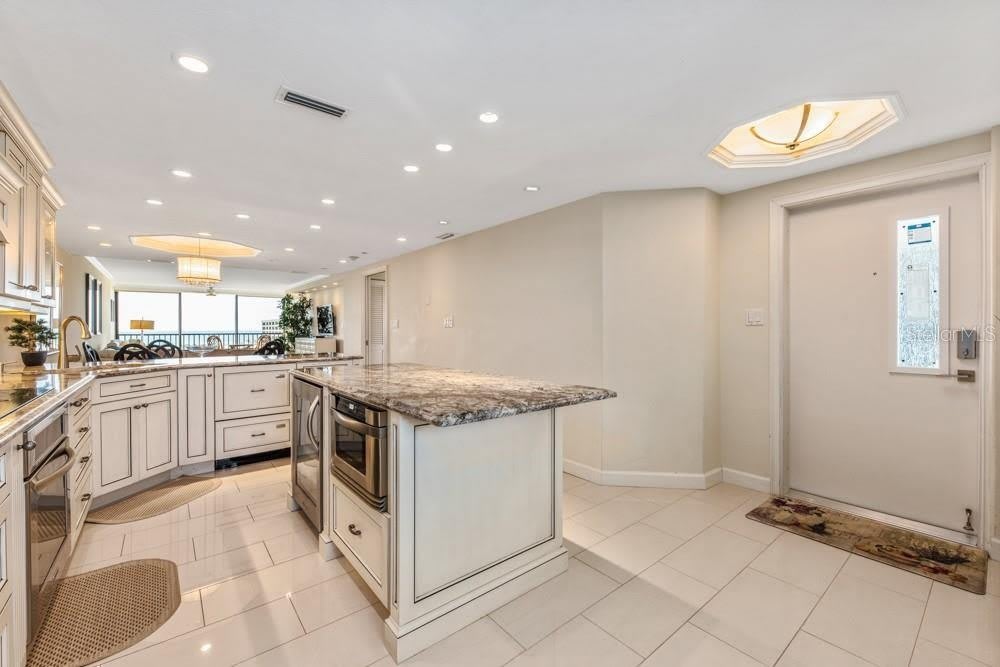 5770 Midnight Pass Road – photo 4