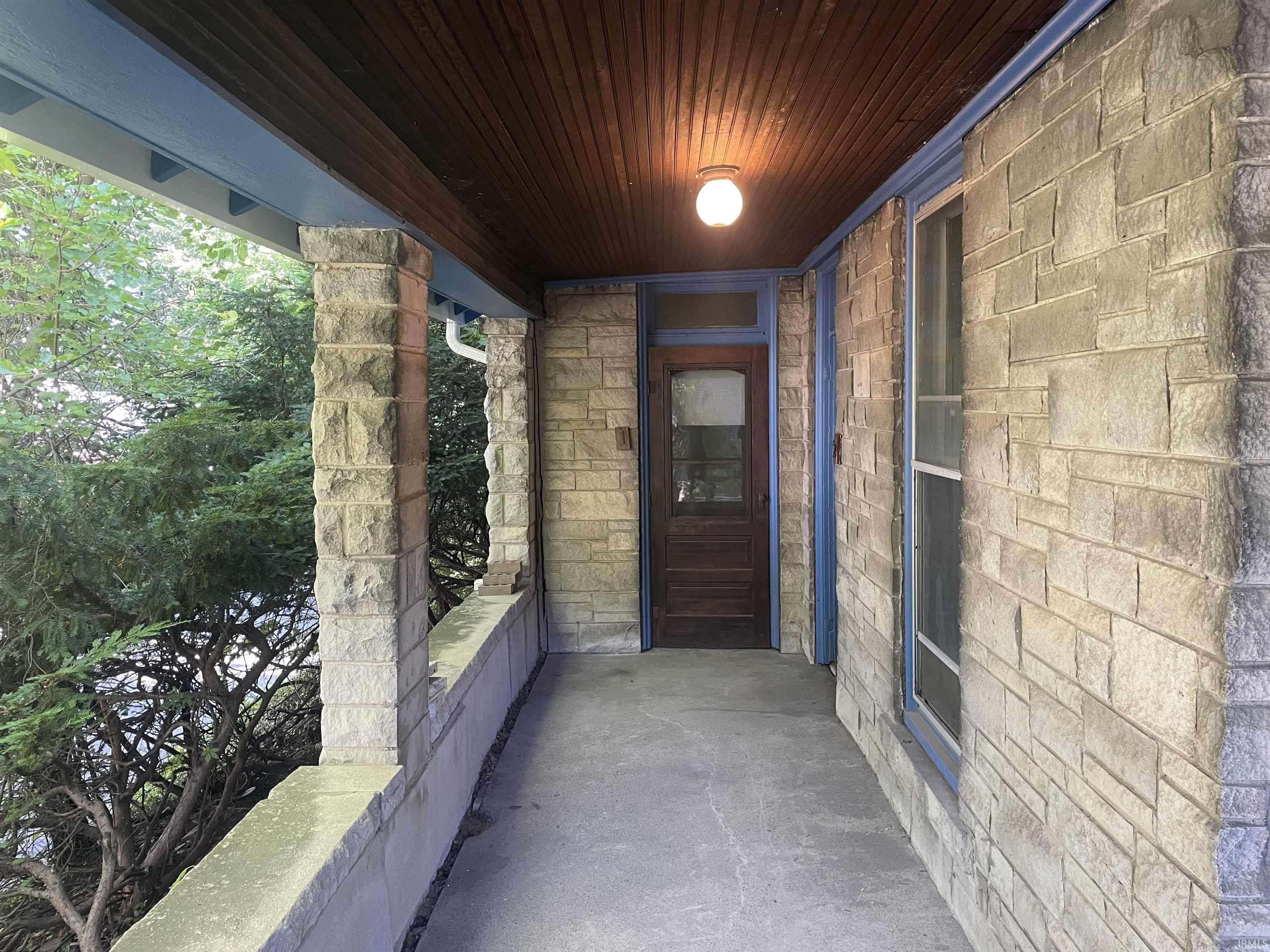 301 E University Street – photo 3