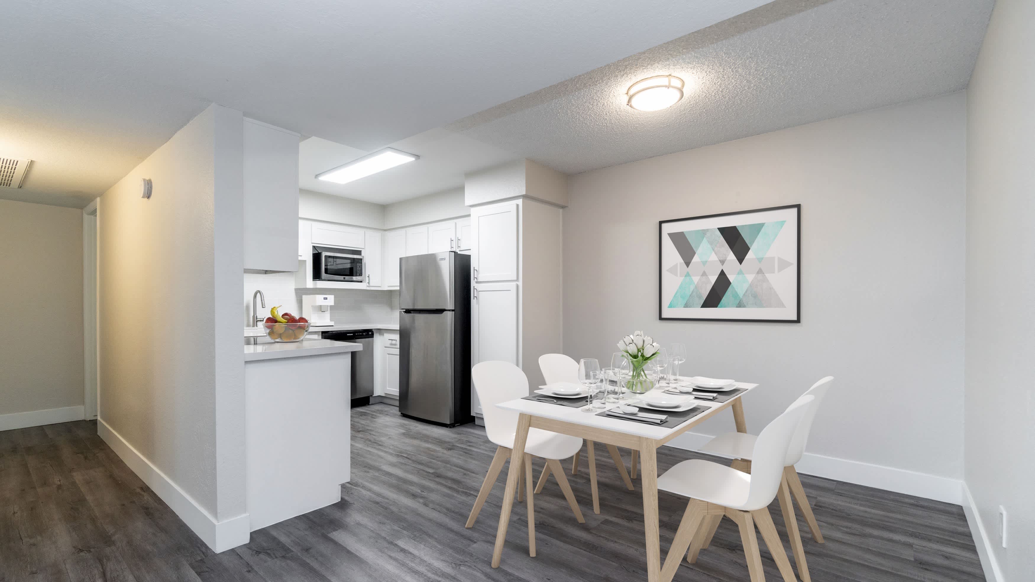 Del Sol Apartments – photo 2