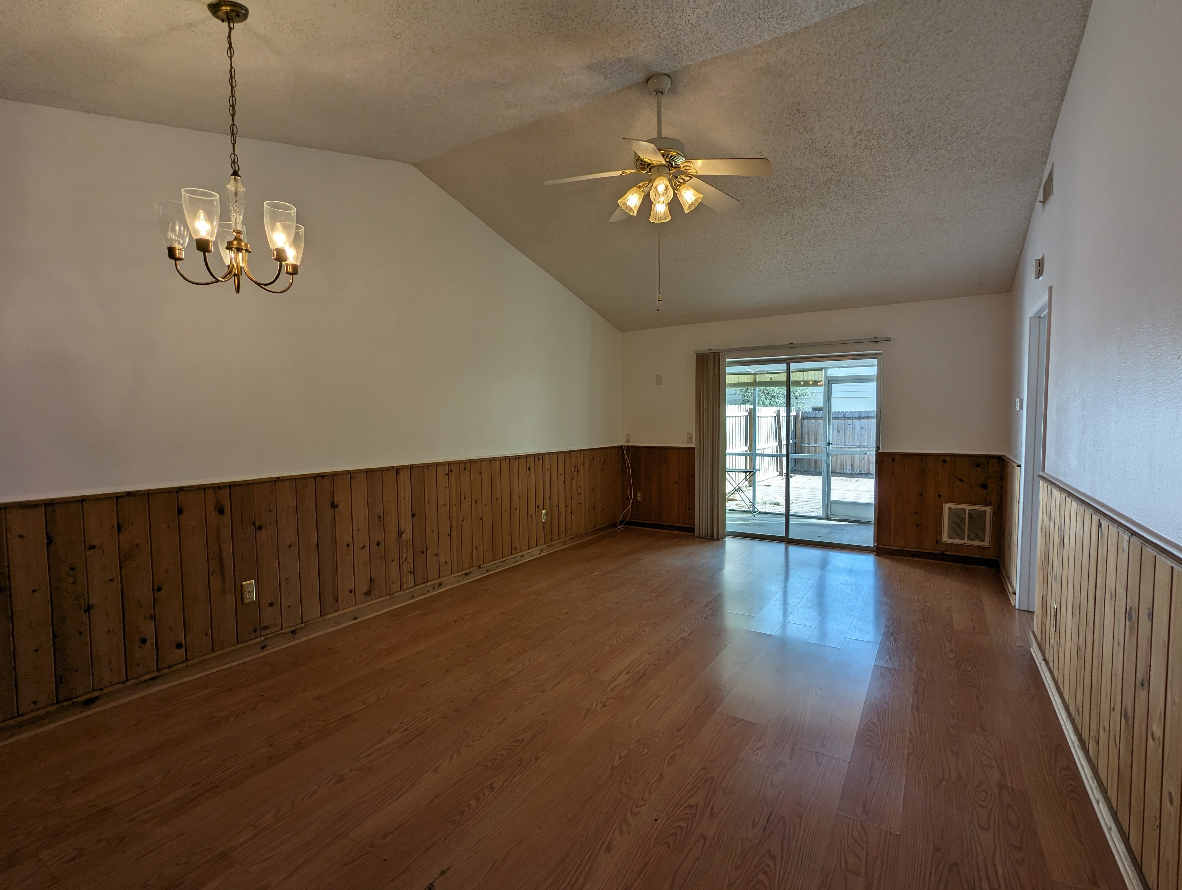1130 Dover Ct – photo 5