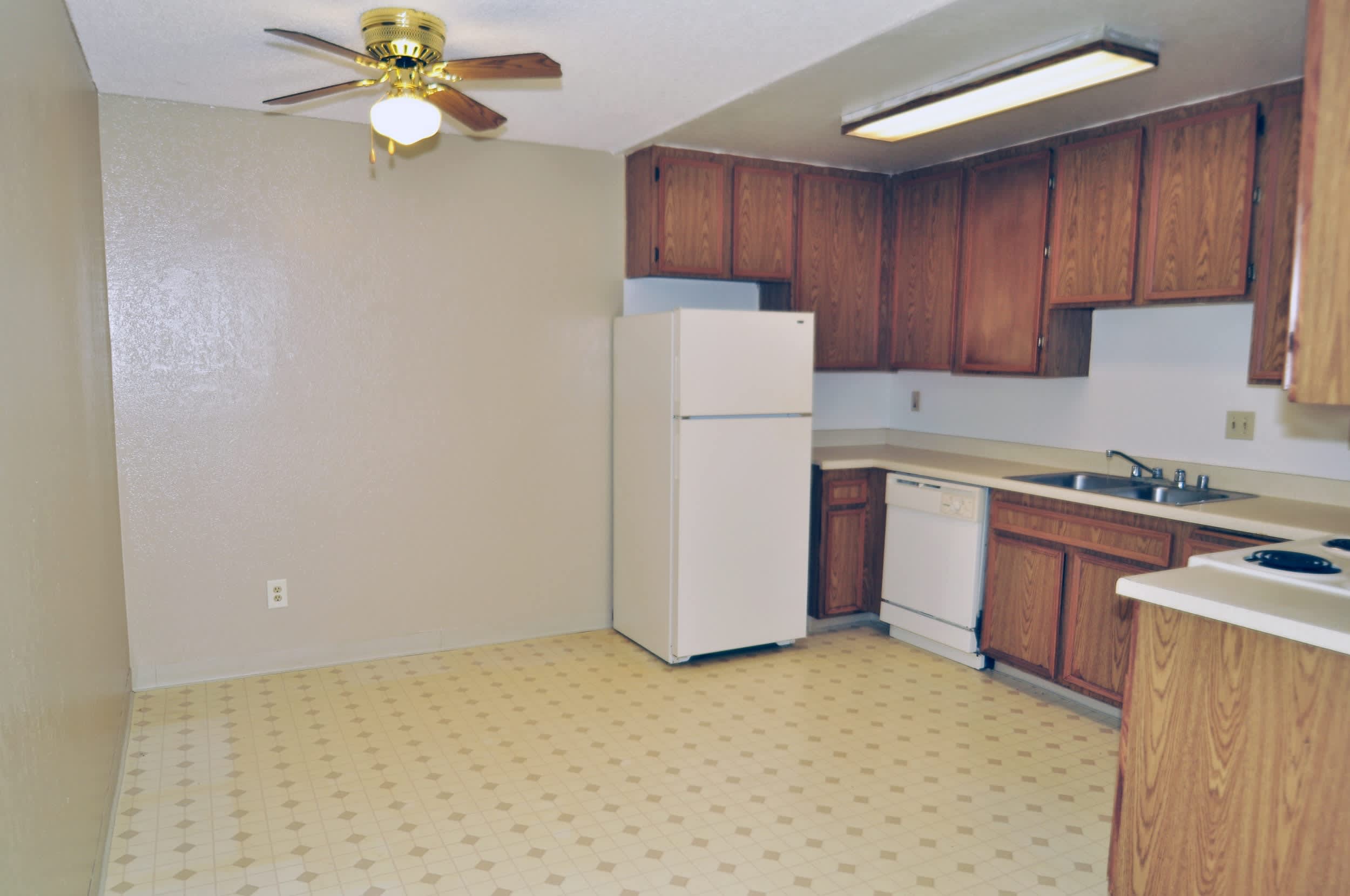 Twin Palms Apartments – photo 5