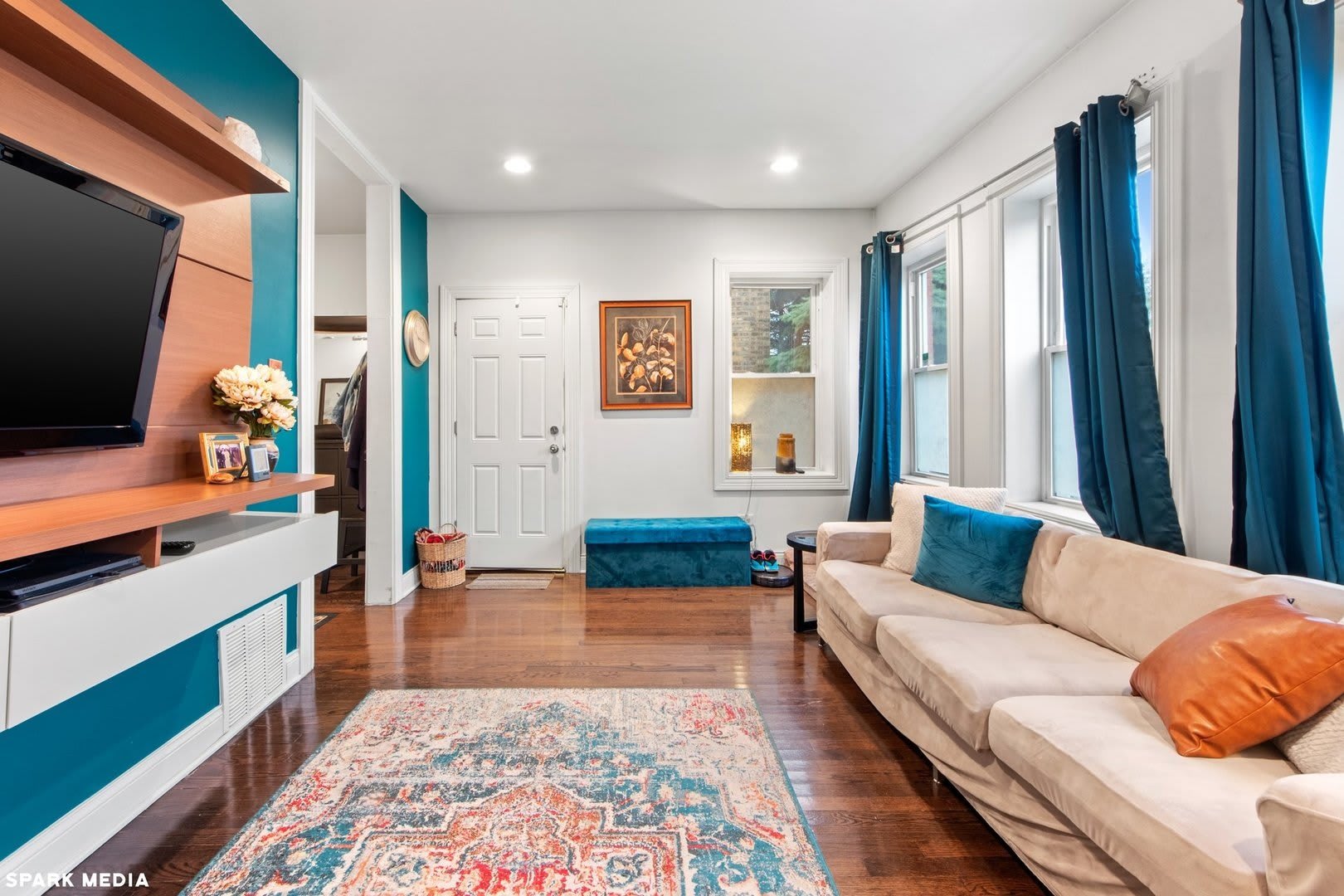 1621 N Mcvicker Avenue – photo 4