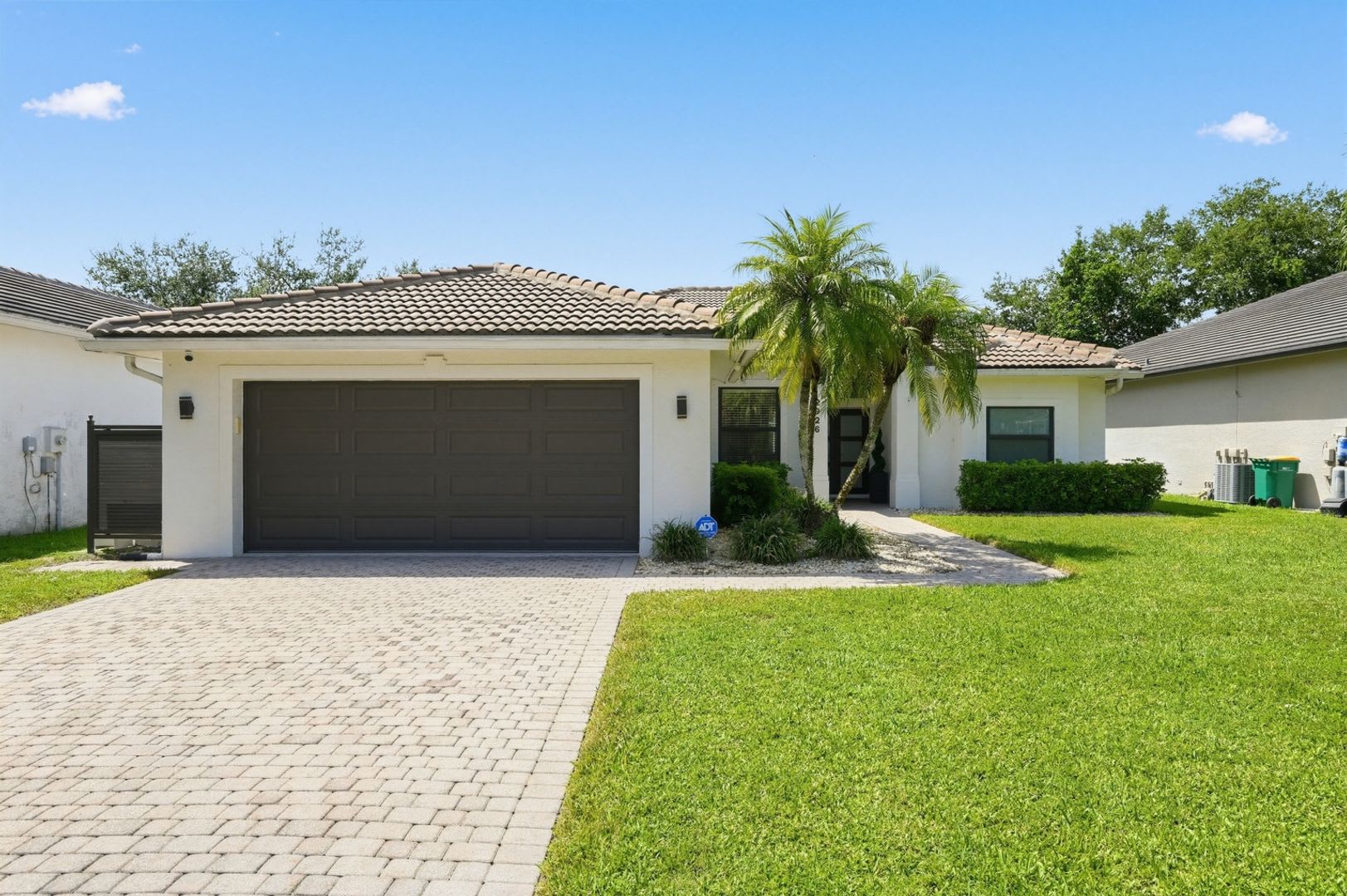 Stunning 4BR House in Naples – photo 4