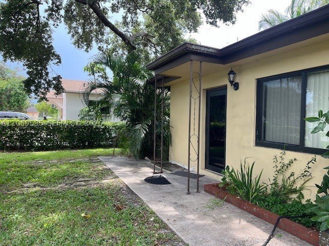 4605 SW 65th Ave – photo 3