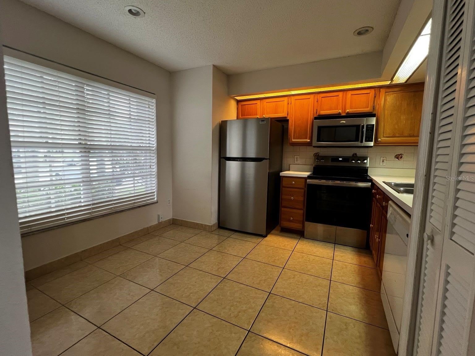 14426 ISLAND COVE Drive – photo 5