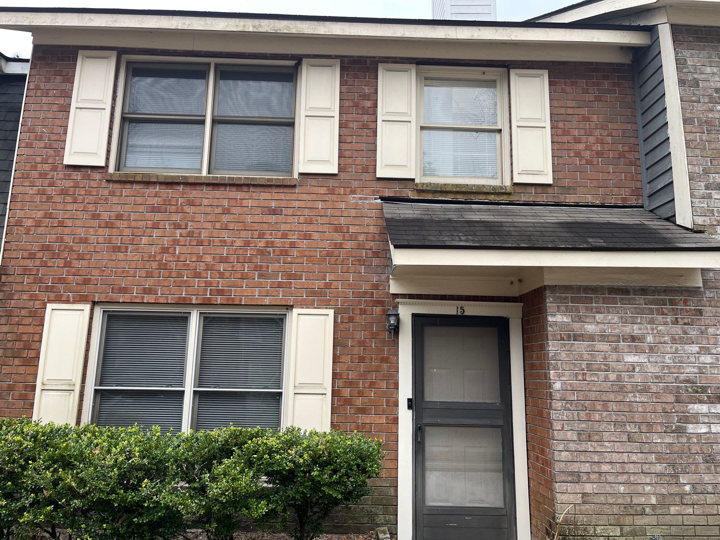 Welcome to 15 Pointer Place a Well-Maintained Home in a Convenient Location – photo 1