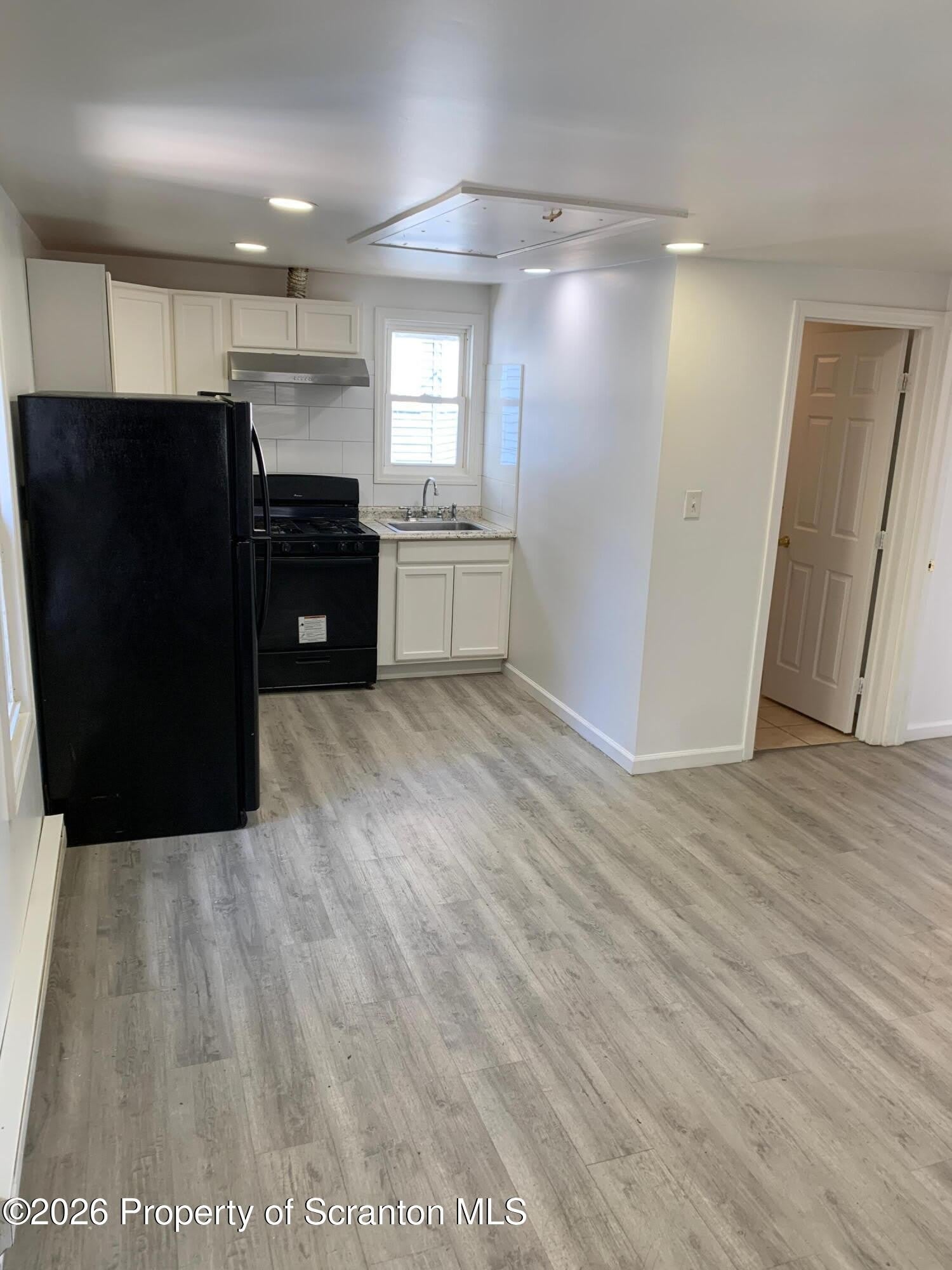 404 Railroad Avenue – photo 3